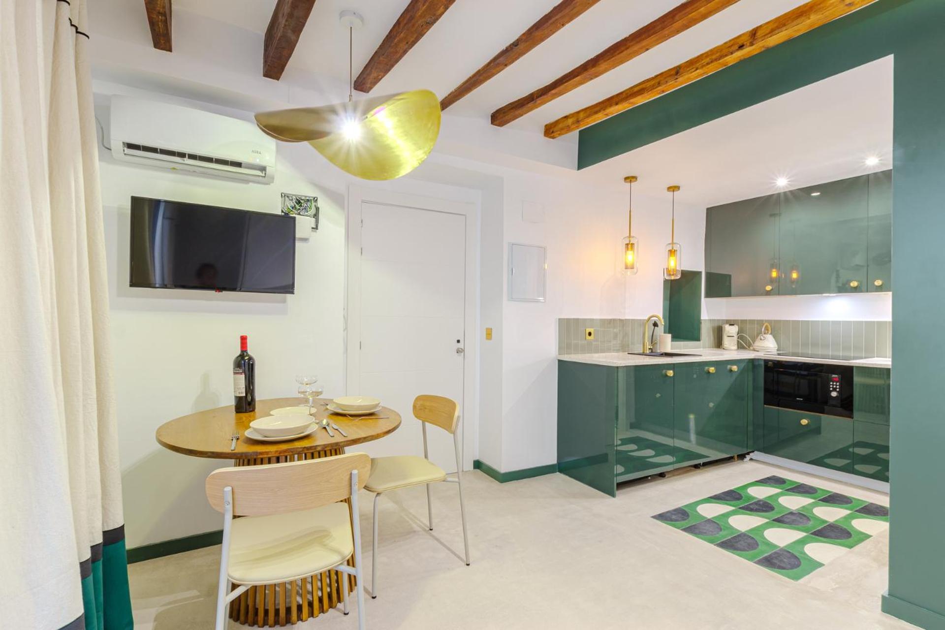 Refined And Practical Studio In Historic Center Of Аликанте Екстериор снимка