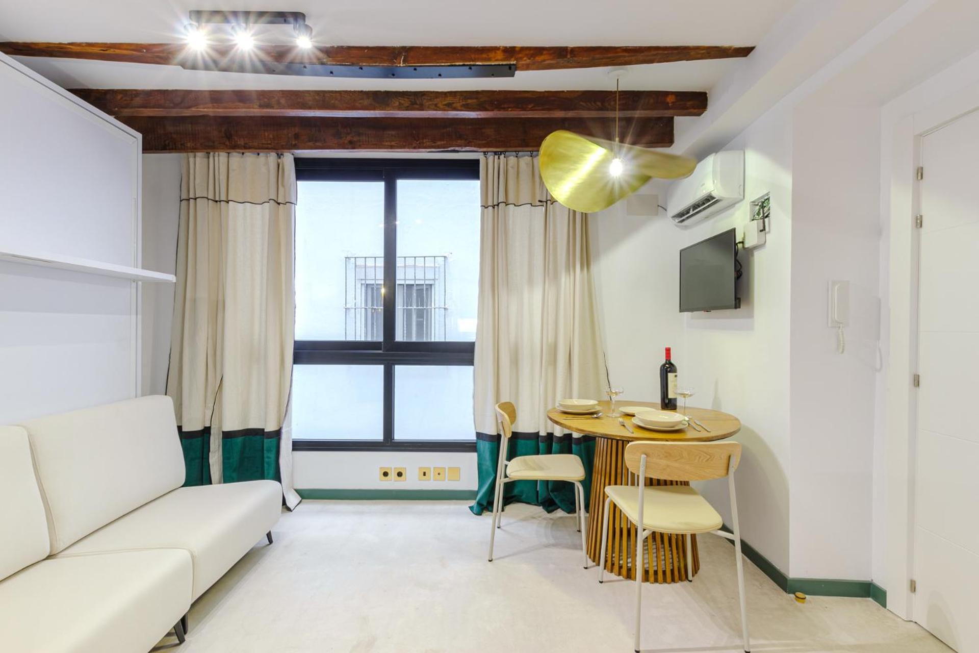 Refined And Practical Studio In Historic Center Of Аликанте Екстериор снимка