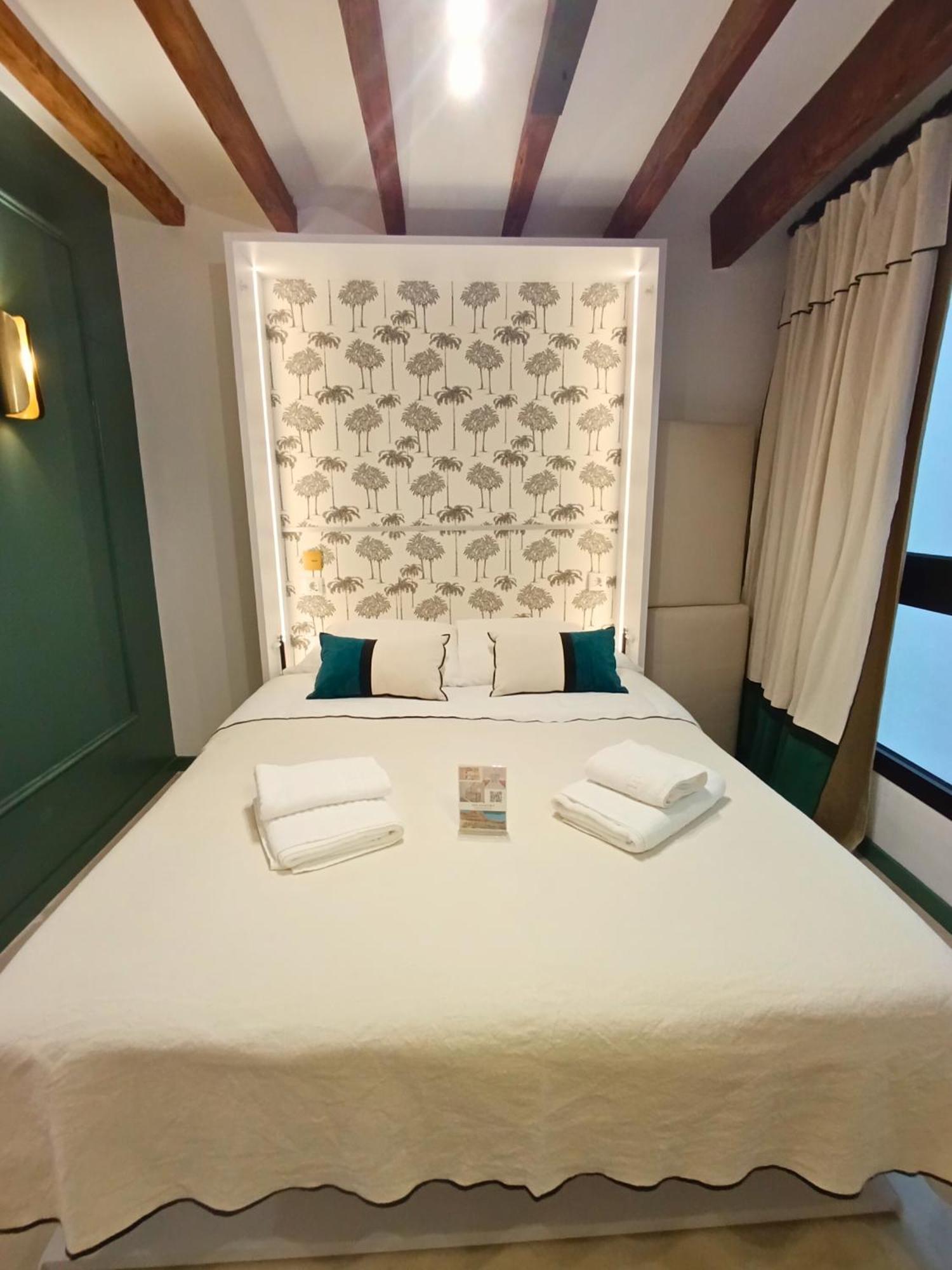 Refined And Practical Studio In Historic Center Of Аликанте Екстериор снимка