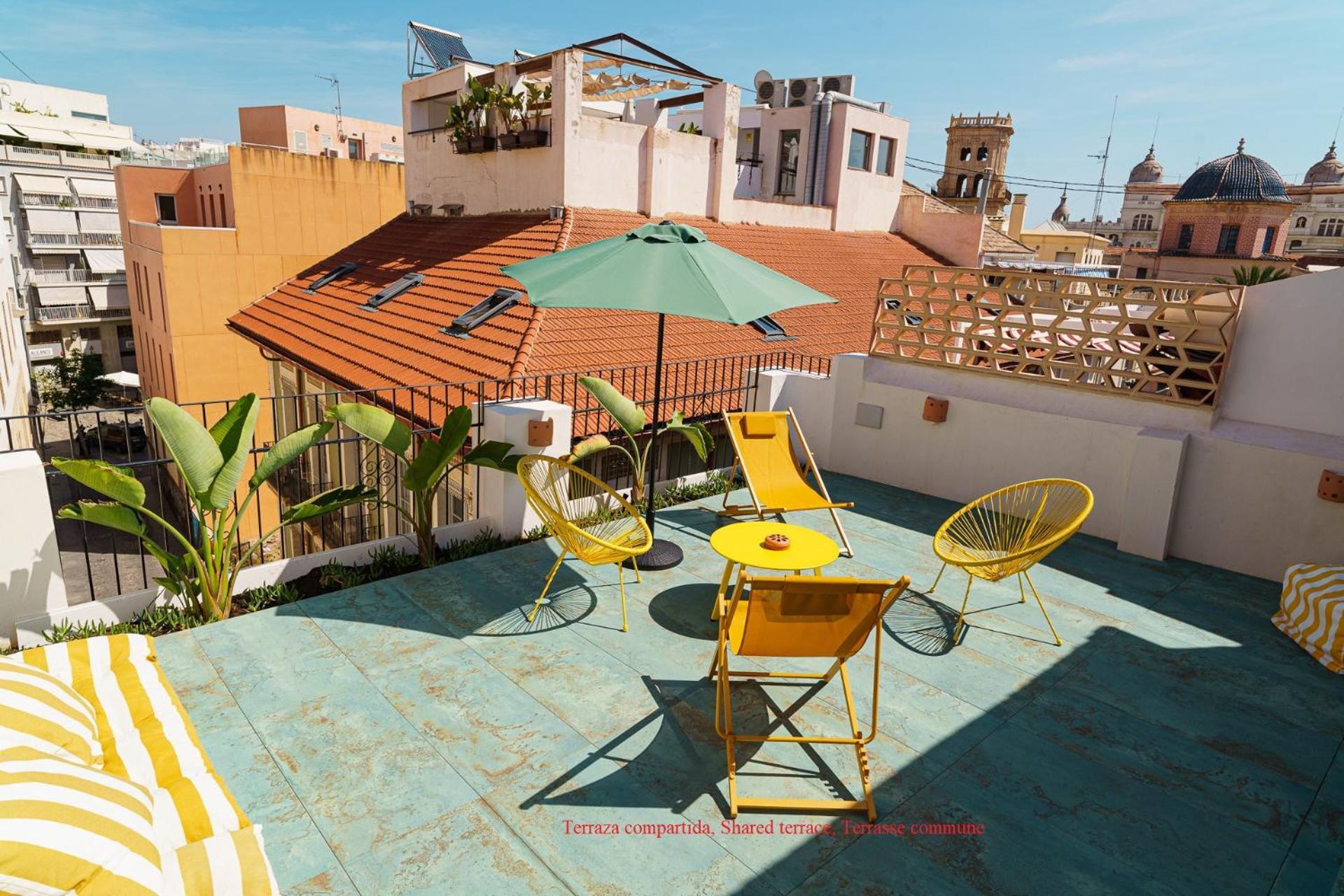 Refined And Practical Studio In Historic Center Of Аликанте Екстериор снимка