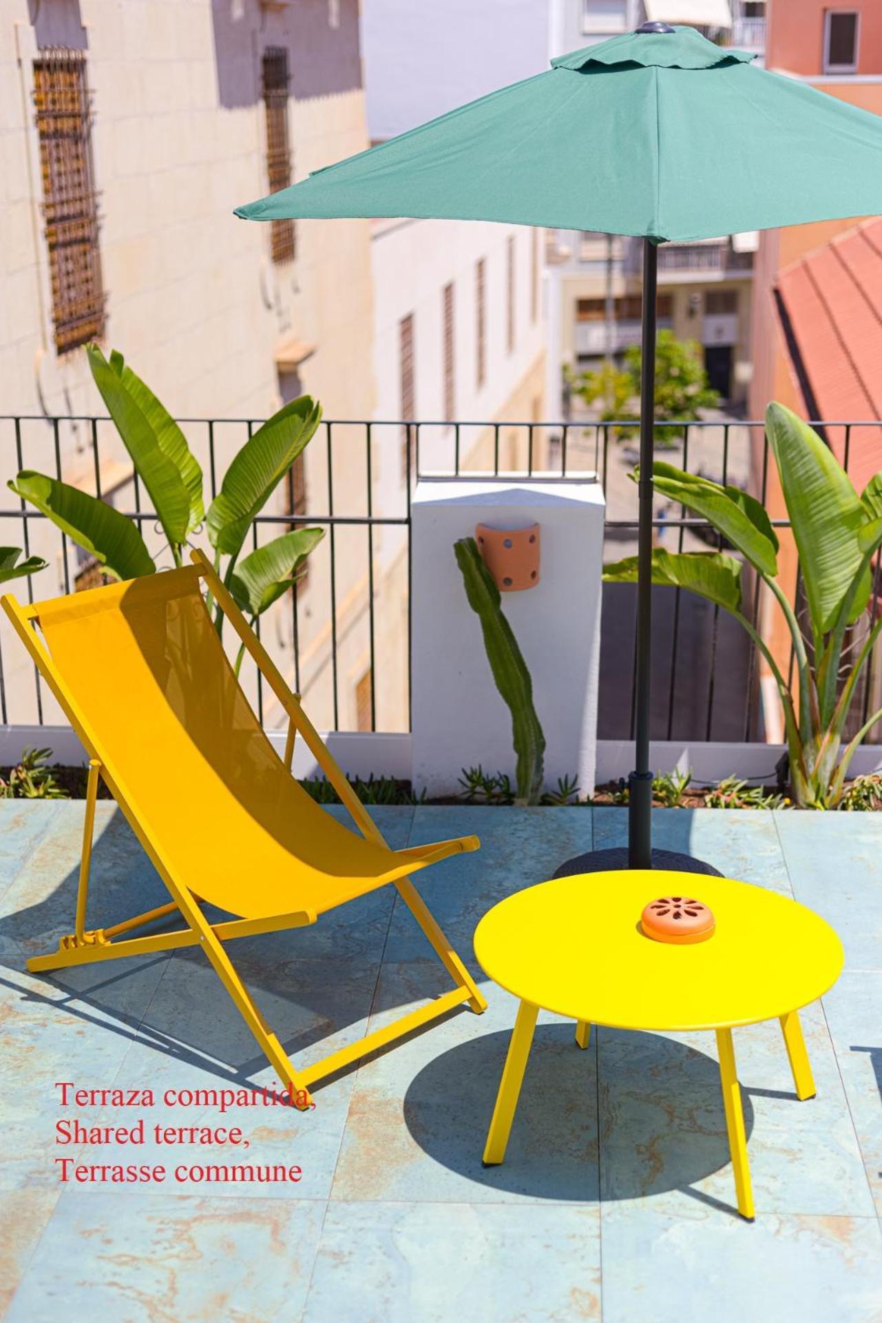 Refined And Practical Studio In Historic Center Of Аликанте Екстериор снимка