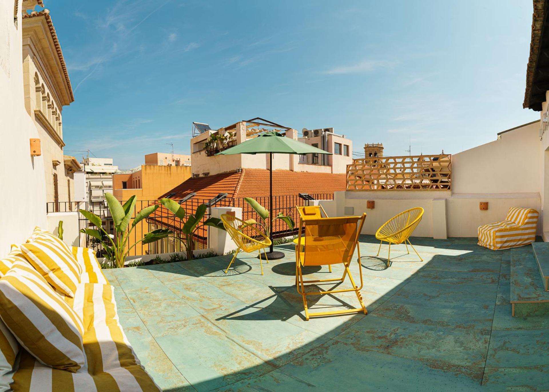 Refined And Practical Studio In Historic Center Of Аликанте Екстериор снимка